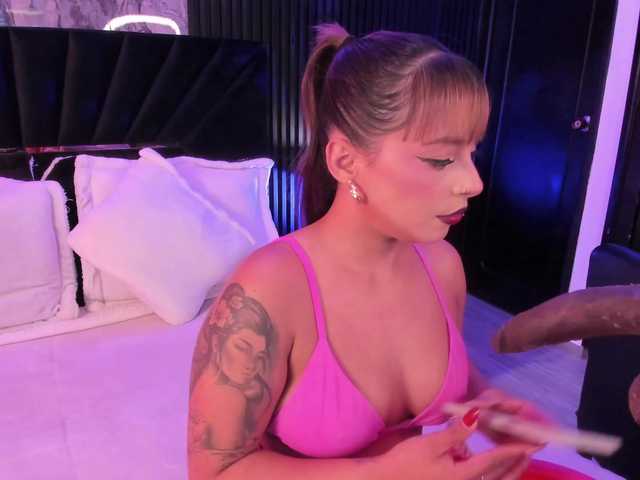 MiiaaMonroee live cam on BongaCams