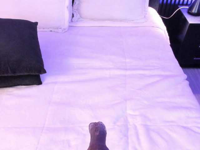 MiiaaMonroee live cam on BongaCams