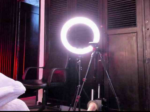 MiiaaMonroee webcam