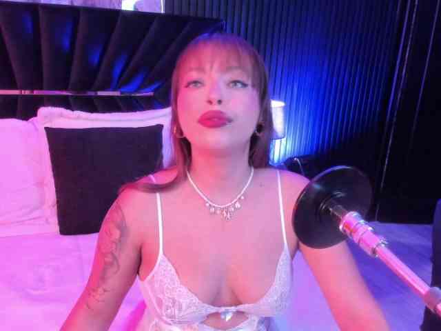MiiaaMonroee webcam