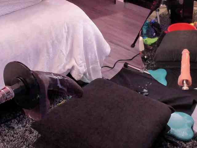MiiaaMonroee webcam