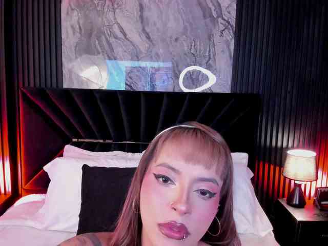 miiaamonroee's live room