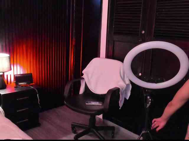 MiiaaMonroee webcam