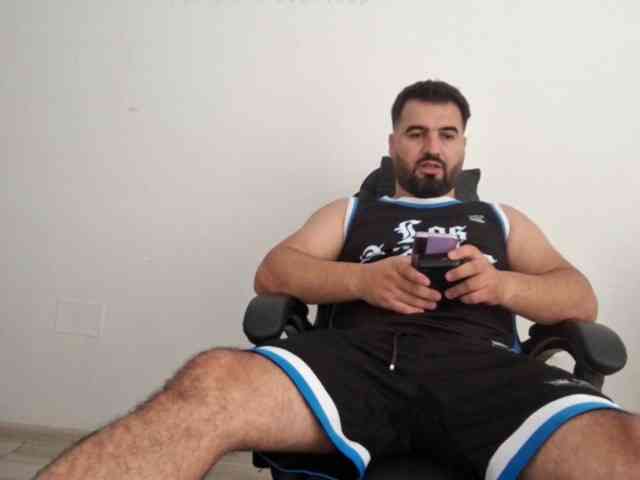 Daddy-Bear Live Webcam on BongaCams