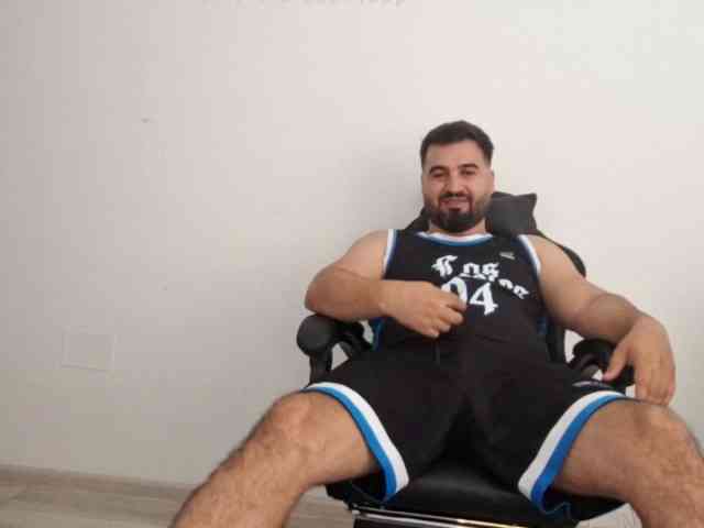 Daddy-Bear Live Webcam on BongaCams