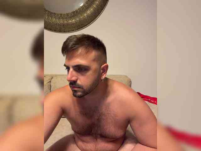 BlondeandtheBeast webcam