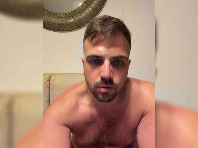 BlondeandtheBeast webcam