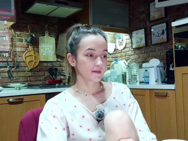 Jennylegs, live now on BongaCams