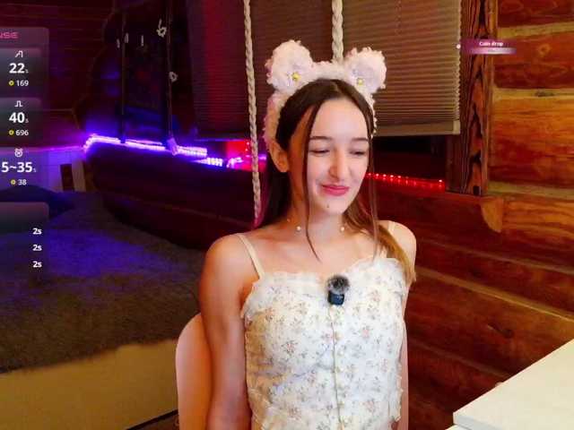 Jennylegs live cam on BongaCams