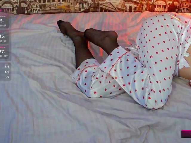 Jennylegs live cam on BongaCams