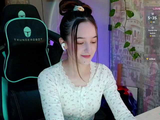 le modèle mimiJen est en webcam porno dans un show sur le site bongacams, il possède les tags suivants: White/Caucasian,Brunette,Shaved