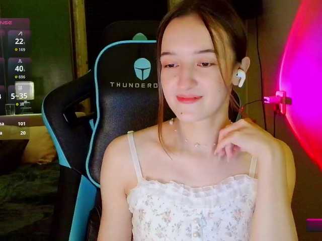 Jennylegs live cam on BongaCams
