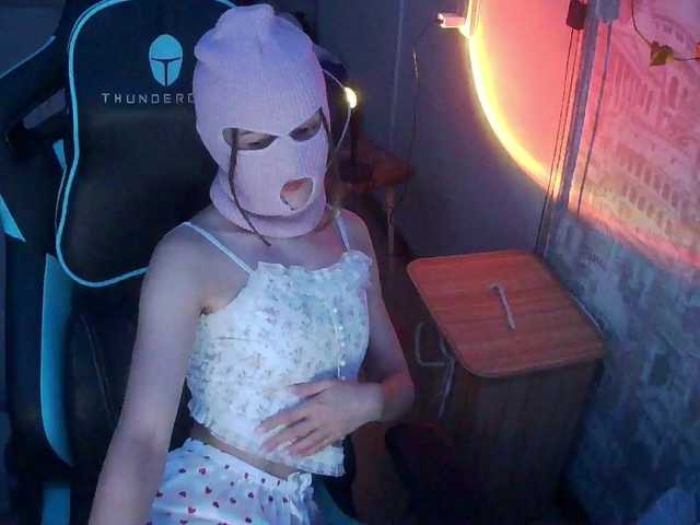 Jennylegs live cam on BongaCams