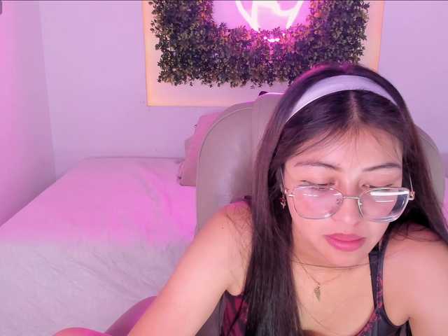 SofiiLeon live cam on BongaCams