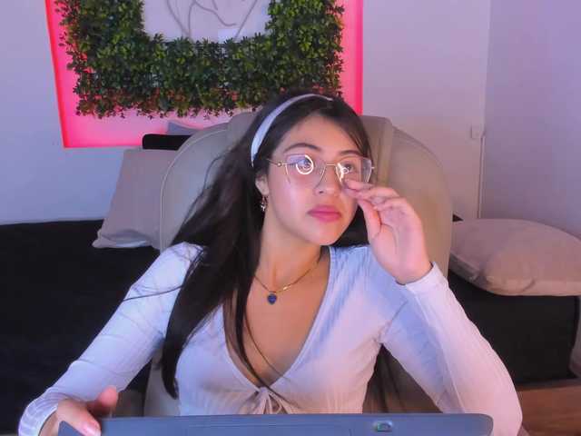 SofiiLeon live cam on BongaCams