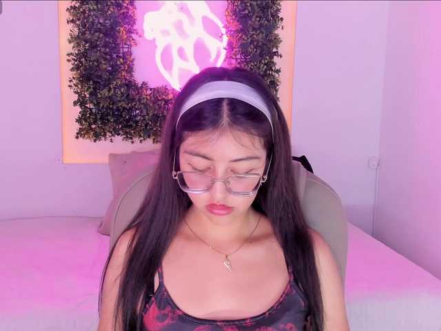 SofiiLeon live cam on BongaCams