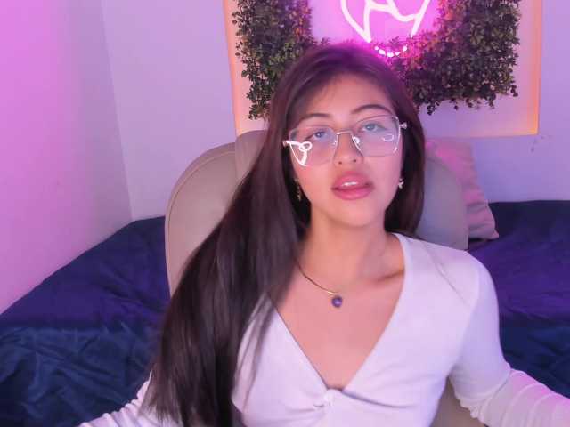 SofiiLeon live cam on BongaCams