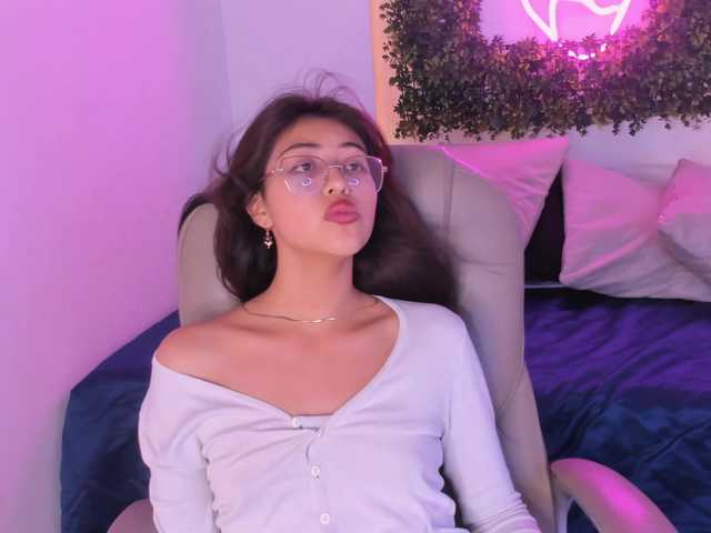 SofiiLeon live cam on BongaCams