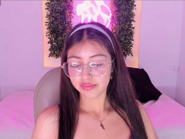 SofiiLeon live cam on BongaCams