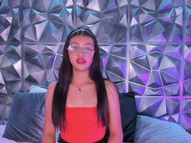SofiiLeon live cam on BongaCams