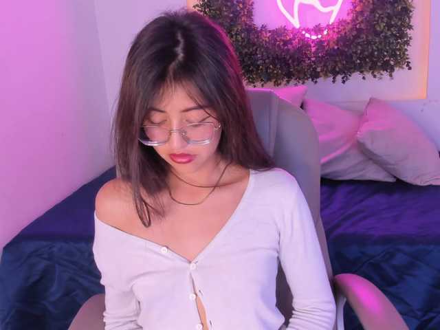 SofiiLeon live cam on BongaCams