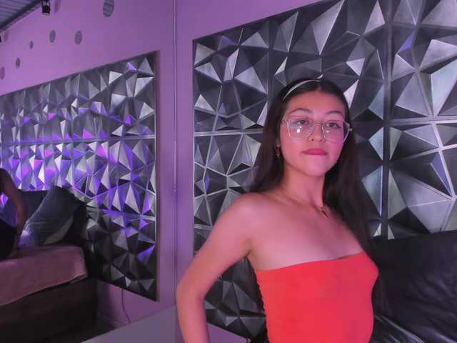 SofiiLeon live cam on BongaCams