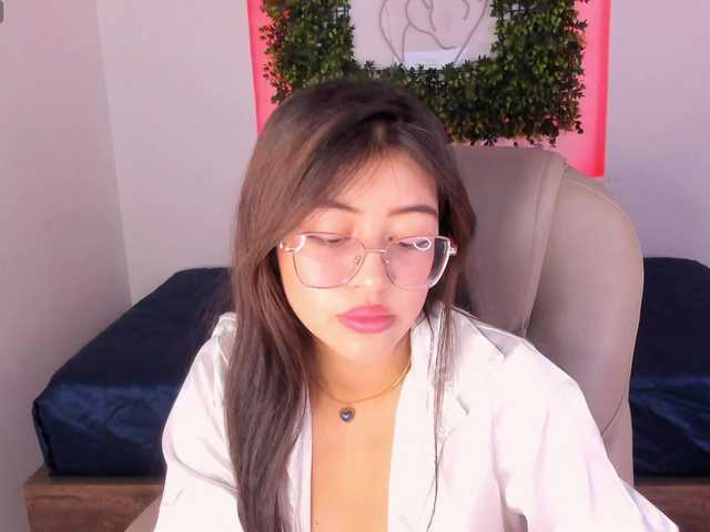 SofiiLeon live cam on BongaCams