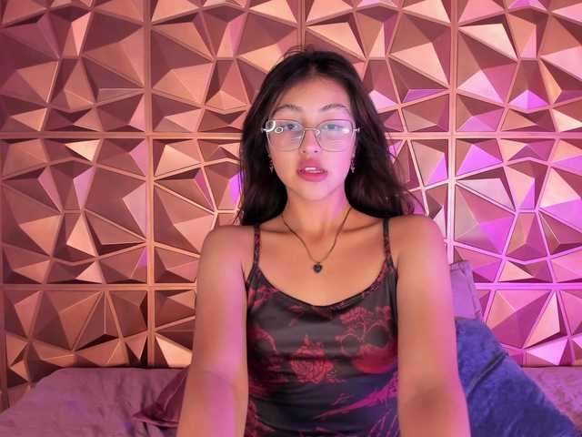 SofiiLeon live cam on BongaCams