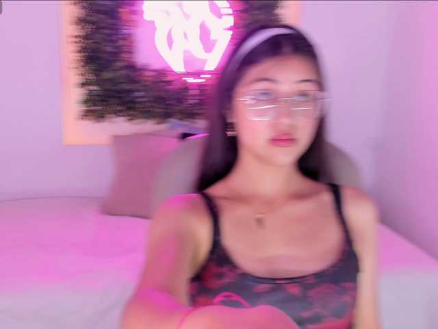 SofiiLeon live cam on BongaCams