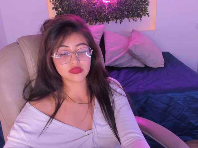 SofiiLeon live cam on BongaCams
