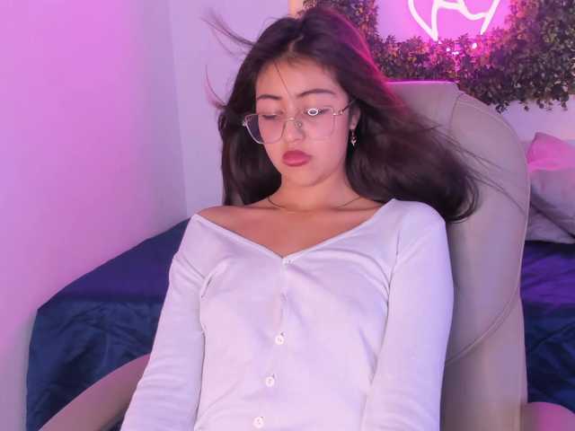 SofiiLeon live cam on BongaCams
