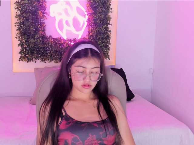 SofiiLeon live cam on BongaCams