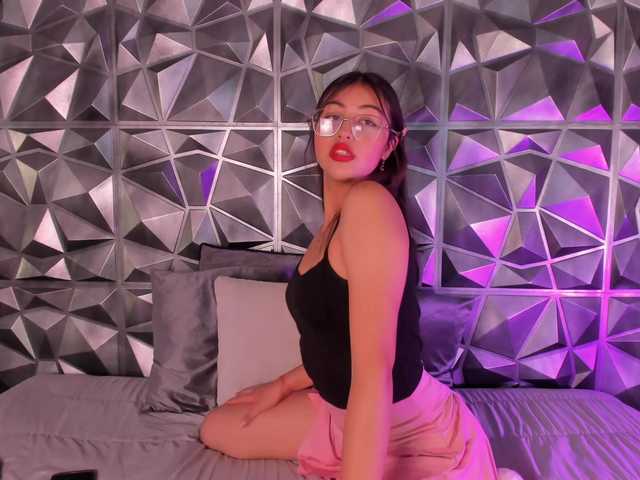 SofiiLeon live cam on BongaCams