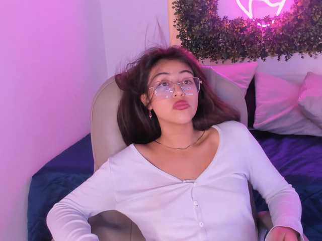 SofiiLeon live cam on BongaCams