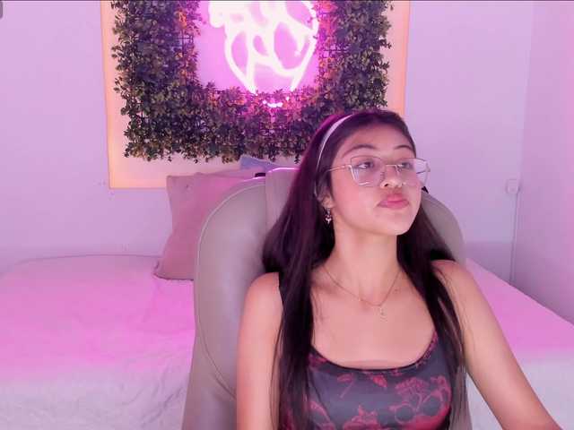 SofiiLeon live cam on BongaCams