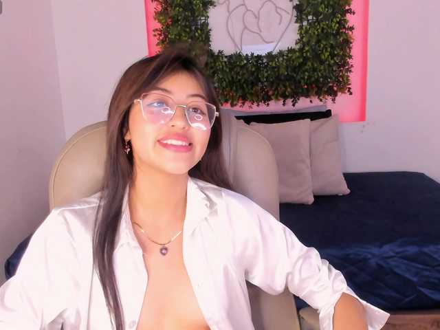 SofiiLeon live cam on BongaCams