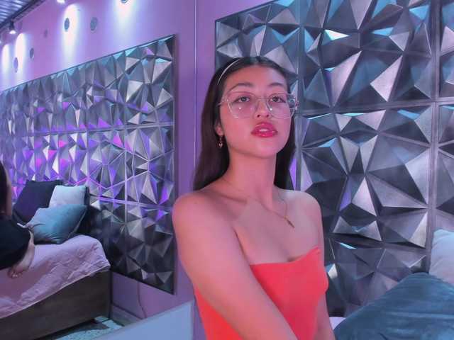 SofiiLeon live cam on BongaCams