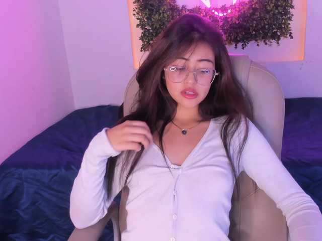 SofiiLeon live cam on BongaCams