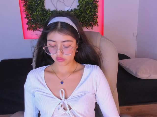 SofiiLeon live cam on BongaCams