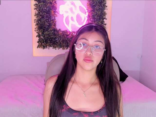 SofiiLeon live cam on BongaCams