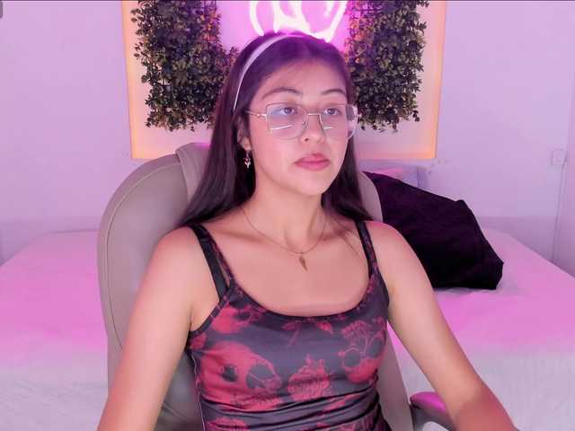 SofiiLeon live cam on BongaCams