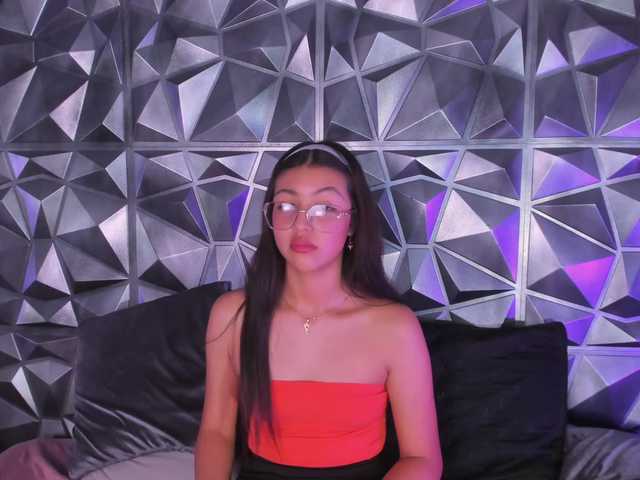 SofiiLeon live cam on BongaCams