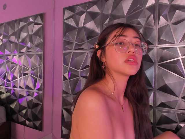 SofiiLeon live cam on BongaCams