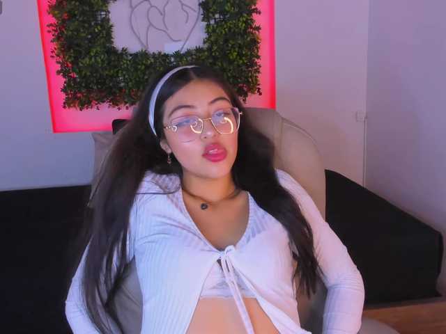 SofiiLeon live cam on BongaCams