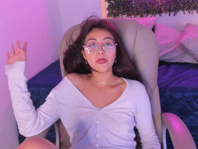 SofiiLeon live cam on BongaCams