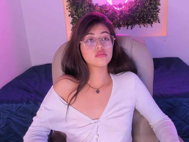 SofiiLeon live cam on BongaCams