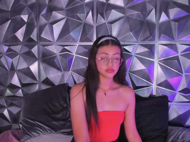 SofiiLeon live cam on BongaCams