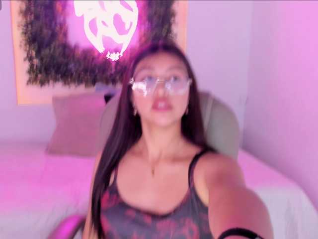 SofiiLeon live cam on BongaCams