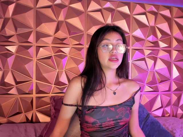 SofiiLeon live cam on BongaCams
