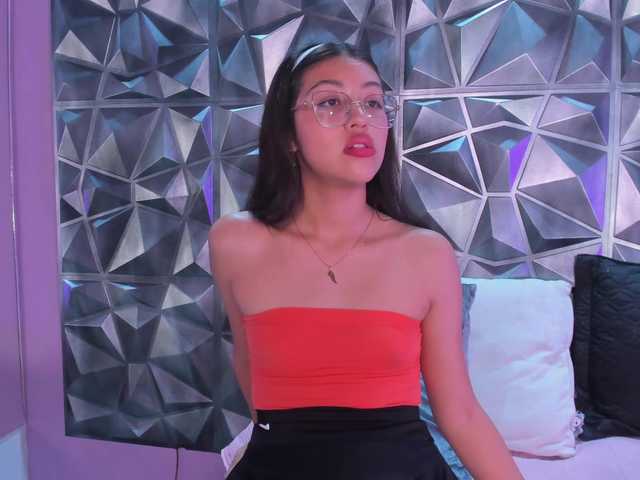 SofiiLeon live cam on BongaCams
